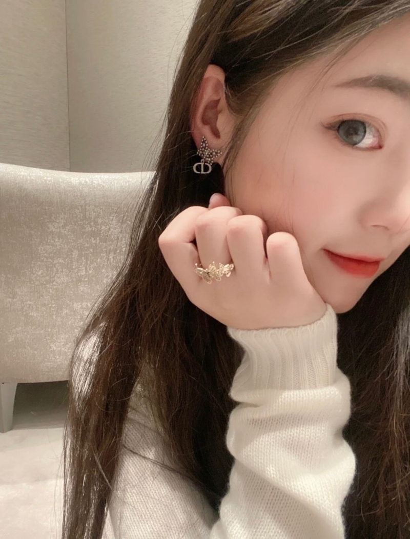 Ch**el earrings